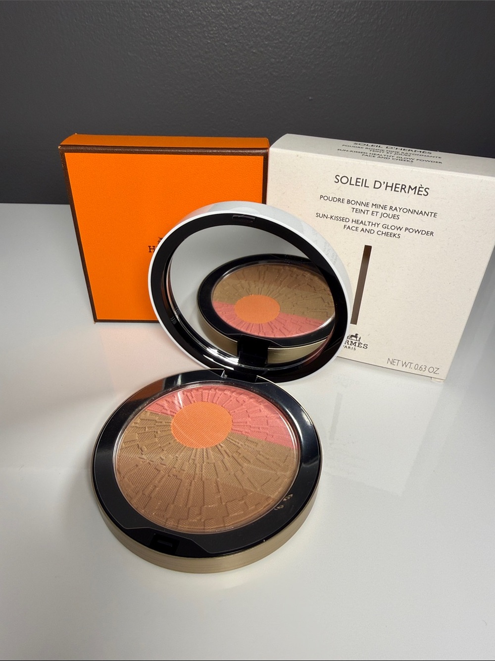 Soleil d’ Sun-Kissed Healthy Glow Powder — new/Unused